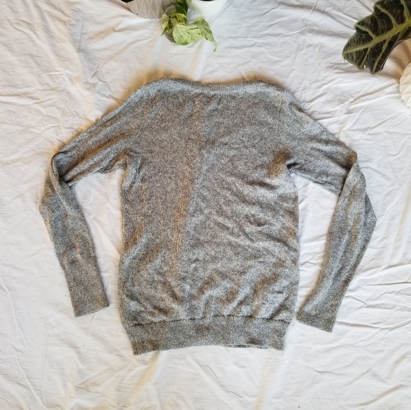 Hollister icon v-neck knit sweater - Picture 2 of 3